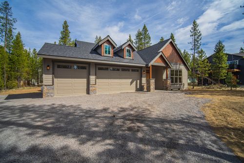 17146 Covina Rd, Bend, OR, 97707-1900 | Card Image