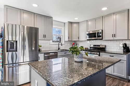 3015 Walnut Ln, WALDORF, MD, 20601-3324 | Card Image