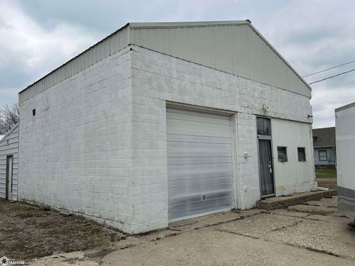 184 2nd St Ne, Britt, IA, 50423-1753 | Card Image