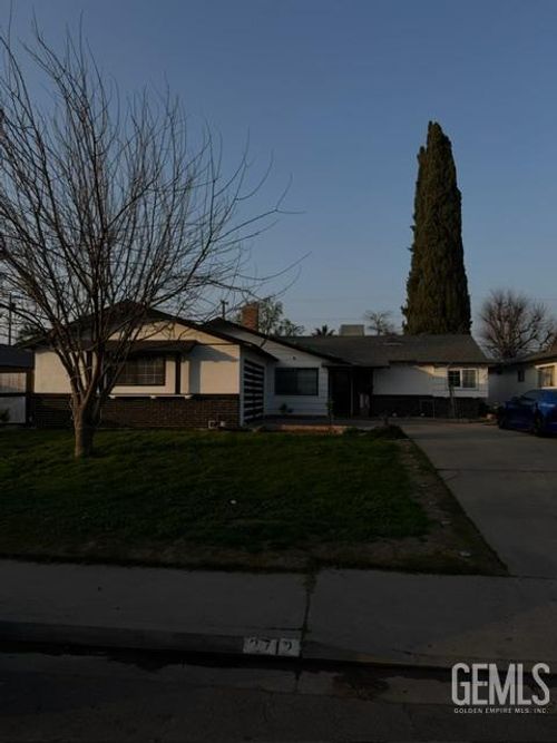 3712 Wood Ln, Bakersfield, CA, 93309-4169 | Card Image