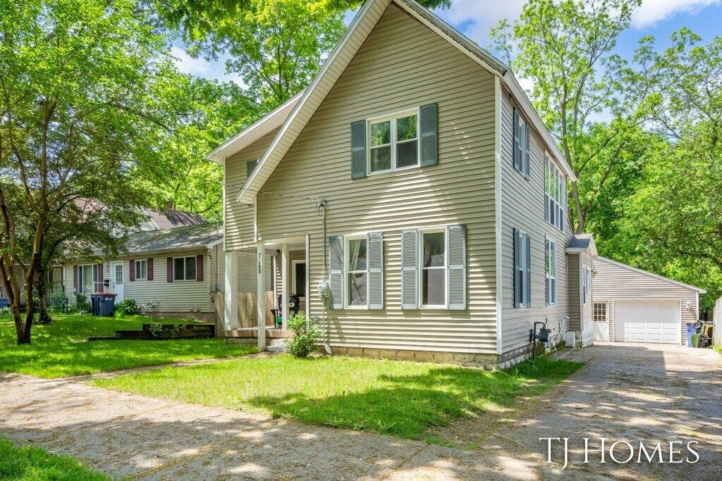 Forrest Ave, Grand Rapids, MI 49505