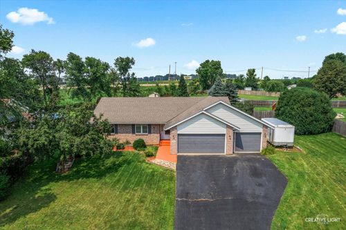 3455 Valley Woods Dr, Cherry Valley, IL, 61016-9286 | Card Image