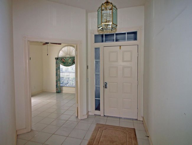 8048 Se Double Tree Dr, House other with 3 bedrooms, 2 bathrooms and null parking in Hobe Sound FL | Image 6