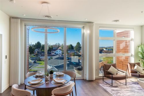 207-9570 Fifth St, Sidney, BC, V8L2W5 | Card Image