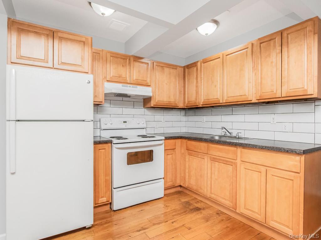 Commercial Sale in New York 5