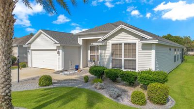 2665 Persimmon Loop Loop, House other with 3 bedrooms, 2 bathrooms and null parking in THE VILLAGES FL | Image 2