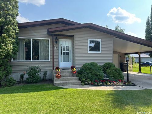 221 Howard St, Drake, SK, S0K1H0 | Card Image
