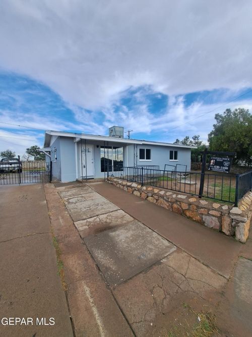 424 Pecos St, El Paso, TX, 79905-5439 | Card Image