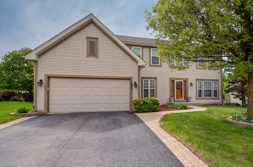 121 Brookhaven Ct, Sugar Grove, IL, 60554-9437 | Card Image