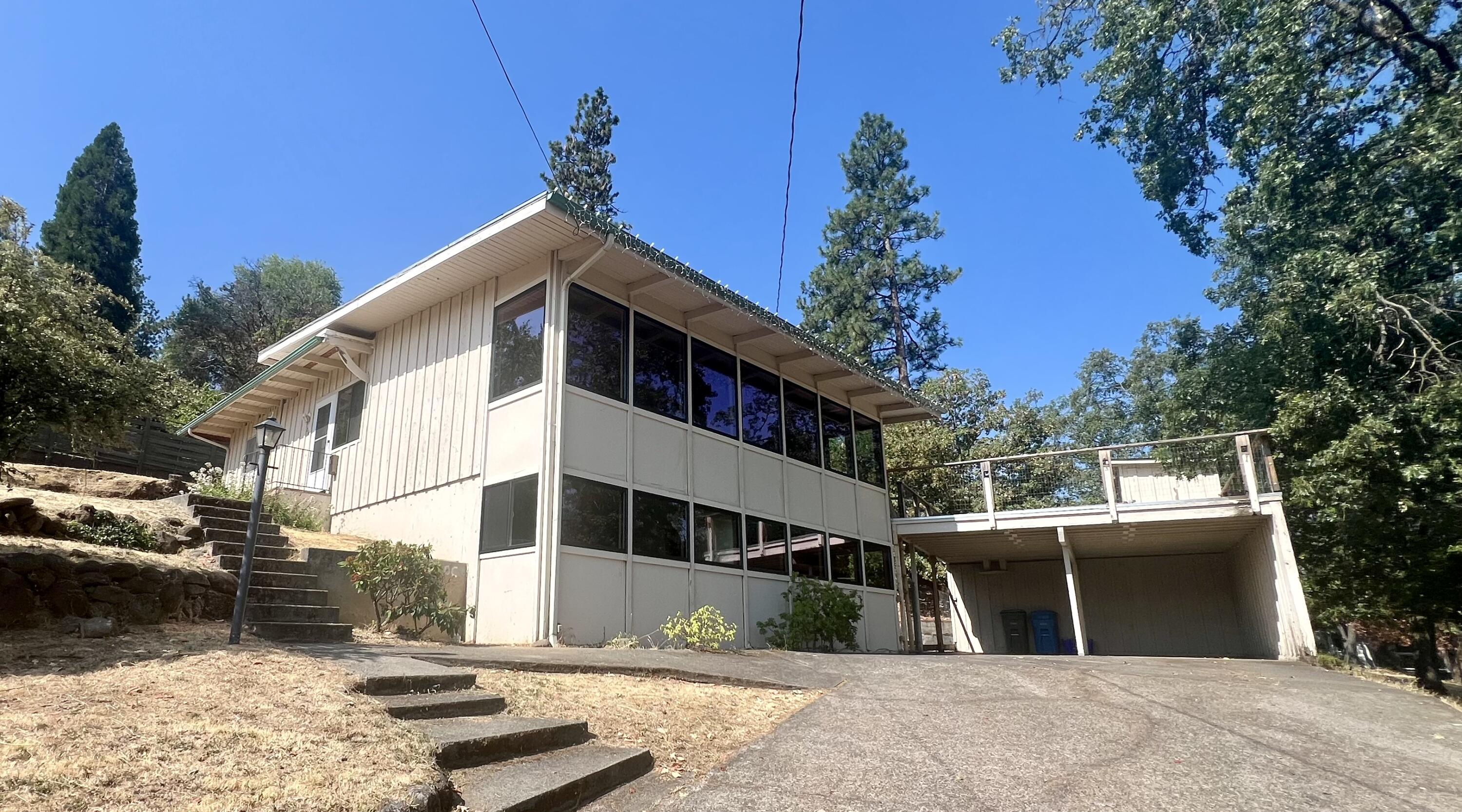 Elkader St, Ashland, OR 97520