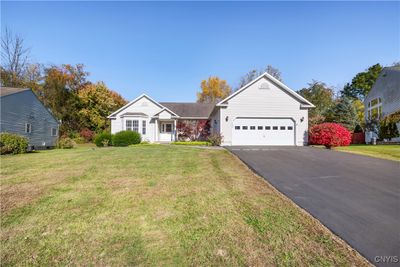 7280 Moss Creek Circle, House other with 3 bedrooms, 2 bathrooms and null parking in Salina NY | Image 2