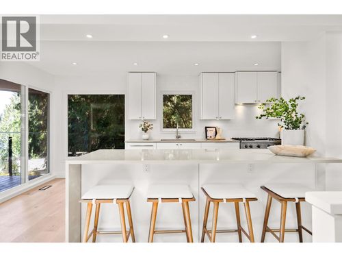 5061 Bear Lane, West Vancouver, BC, V7W1L2 | Card Image