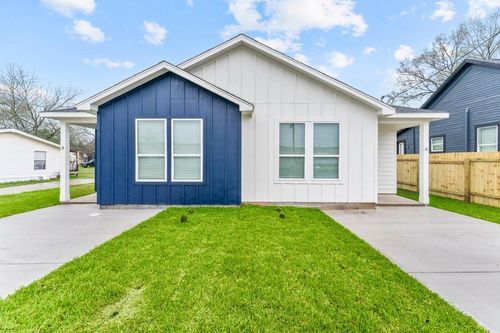 a-402 W Stewart St, Willis, TX, 77378-9517 | Card Image