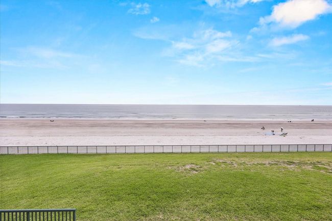 550+ Feet of Beachfront | Image 33