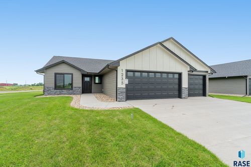 1235 E Wayne Pl Place, Tea, SD, 57064 | Card Image