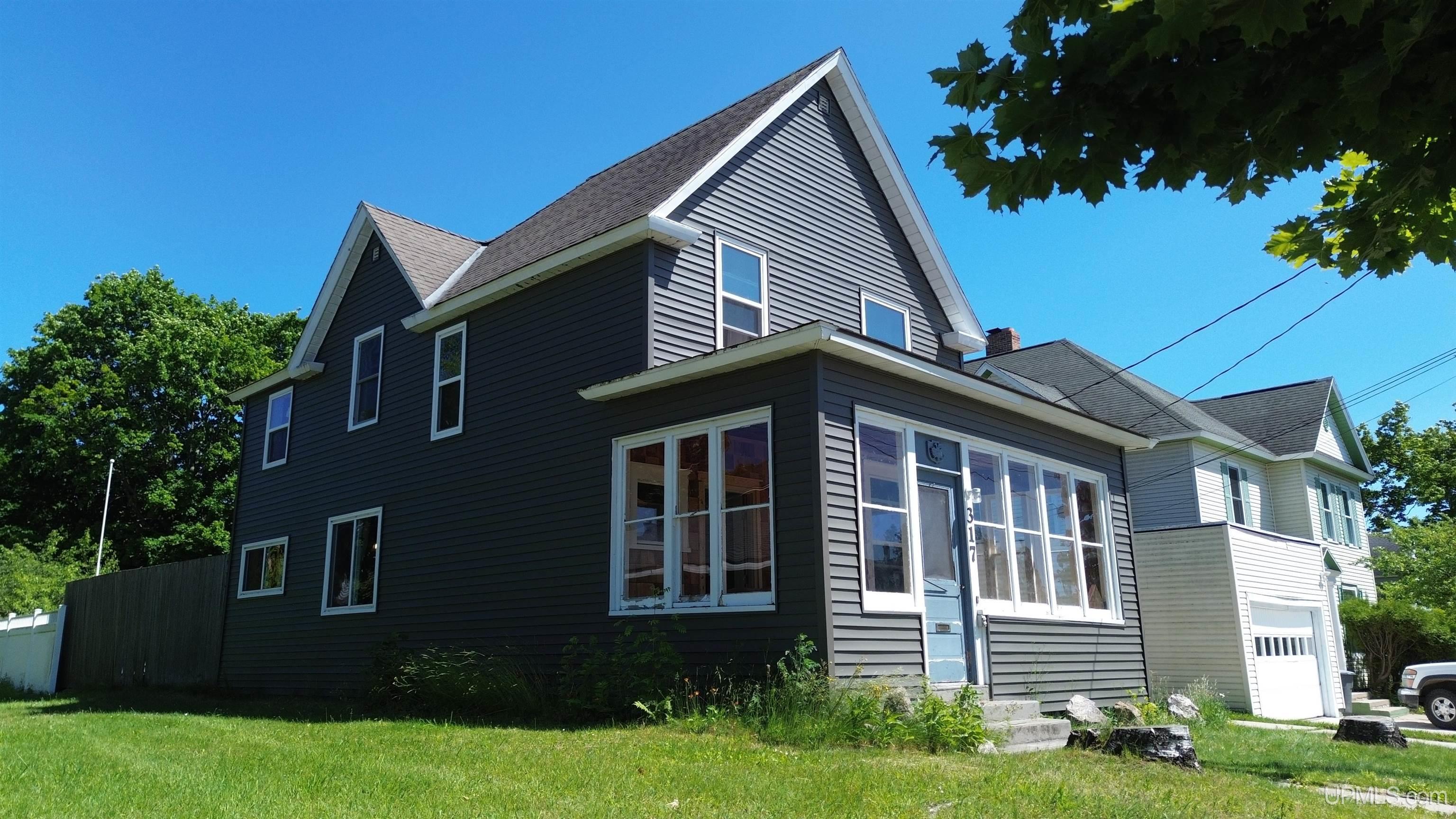 Lake St, Manistique, MI 49854