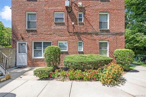 t-51 Edwards St, Roslyn Heights, NY, 11577-1280 | Card Image