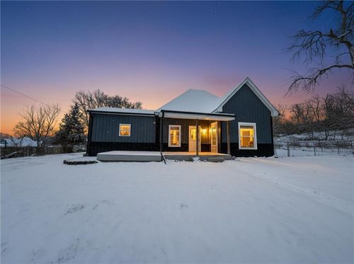 428 Walnut St, Guilford, MO, 64457-9305 | Card Image