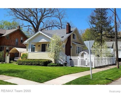 802 Park Ave, Royal Oak, MI, 48067-2228 | Card Image