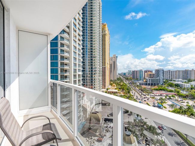 1418 - 18001 Collins Ave, Condo with 0 bedrooms, 1 bathrooms and null parking in Sunny Isles Beach FL | Image 12