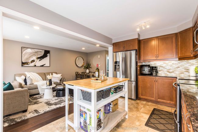 302 Song Sparrow St, House attached with 3 bedrooms, 3 bathrooms and 2 parking in Nepean ON | Image 13