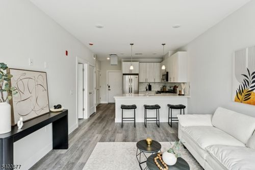 123-140 W Webster Ave, Roselle Park, NJ, 07204-1611 | Card Image