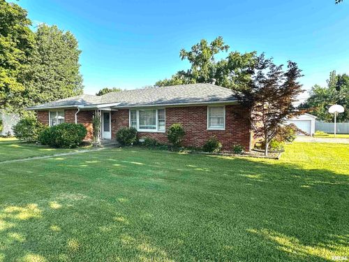 1 Charles Dr, Centralia, IL, 62801-4345 | Card Image
