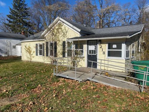 218 W Market St, Centreville, MI, 49032-5140 | Card Image