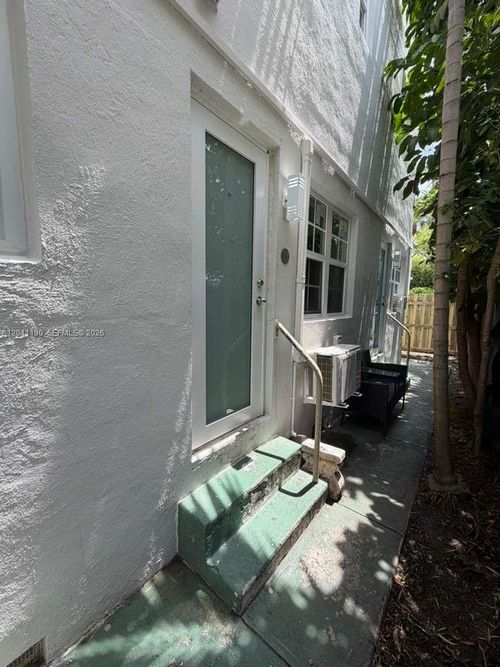6-1455 Michigan Ave, Miami Beach, FL, 33139-3870 | Card Image