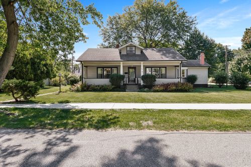 419 Jefferson Ave, Chesterton, IN, 46304-3236 | Card Image