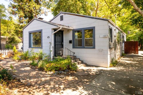 1580 Humboldt St, Santa Rosa, CA, 95404-2846 | Card Image