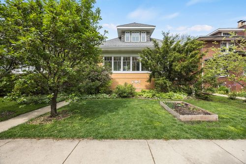 713 S Humphrey Ave, Oak Park, IL, 60304-1716 | Card Image