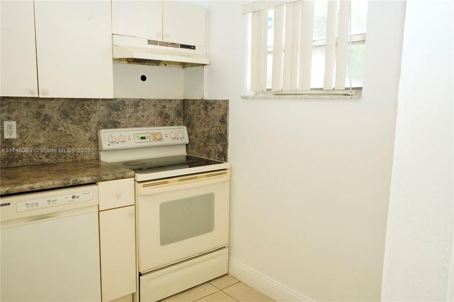 APT-301 - 4215 N University Dr, Condo with 2 bedrooms, 2 bathrooms and null parking in Sunrise FL | Image 6