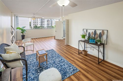 304-1624 Kanunu St, Honolulu, HI, 96814-2713 | Card Image