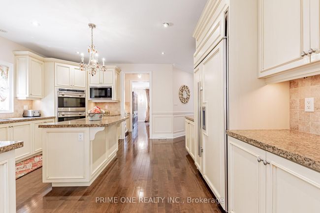 19 Ridgestone Dr, House other with 6 bedrooms, 5 bathrooms and 6 parking in Richmond Hill ON | Image 12