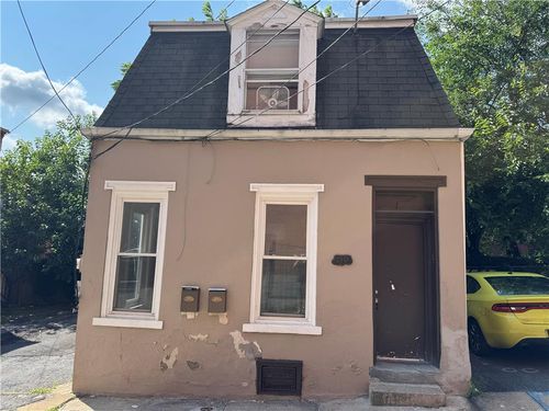 a-812 Chestnut St, Allentown, PA, 18102-4007 | Card Image