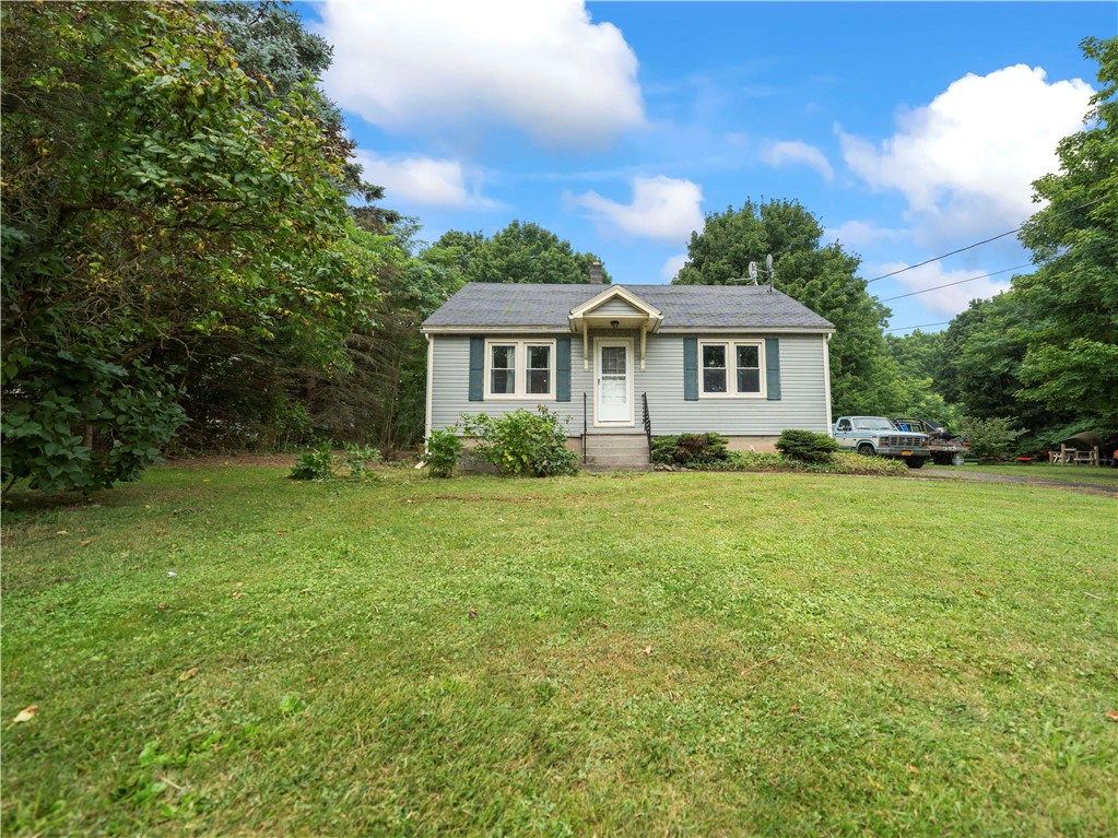 Wayne St, Phelps, NY 14532
