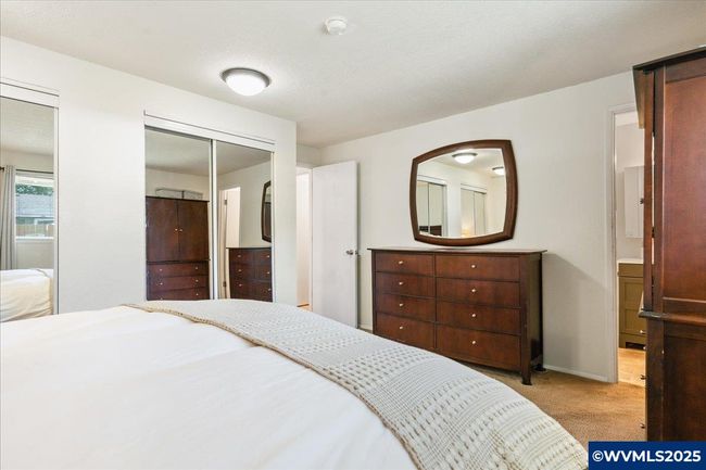 210 Silver Loop, House other with 3 bedrooms, 2 bathrooms and 2 parking in Silverton OR | Image 10
