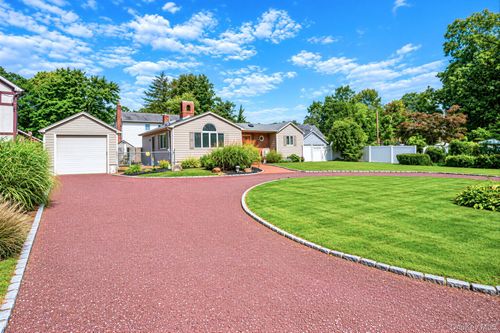37 Florence Ave, Smithtown, NY, 11787-5725 | Card Image