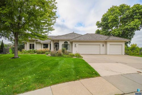 4805 S Caraway Cir Circle, Sioux Falls, SD, 57108 | Card Image