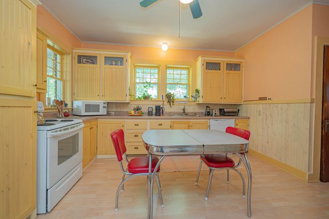 409 E Elm St, House other with 3 bedrooms, 2 bathrooms and null parking in Huntsville MO | Image 10