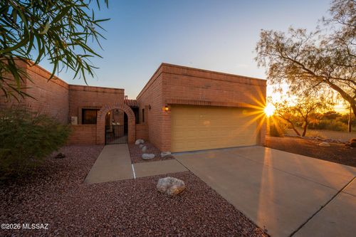 8563 N Candlewood Loop, Tucson, AZ, 85704-0927 | Card Image