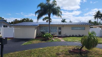 2412 Bimini Ln, House other with 4 bedrooms, 2 bathrooms and null parking in Fort Lauderdale FL | Image 2