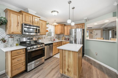 12 Tarah Way, Fremont, NH, 03044-3249 | Card Image