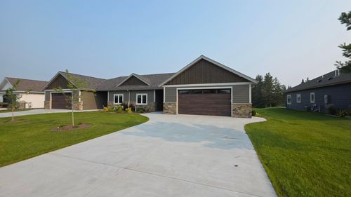 834 Lake Forest Cir, Detroit Lakes, MN, 56501-4838 | Card Image