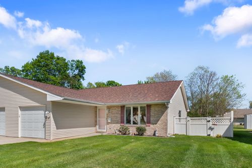 102 Riviera Dr, Michigan City, IN, 46360 | Card Image