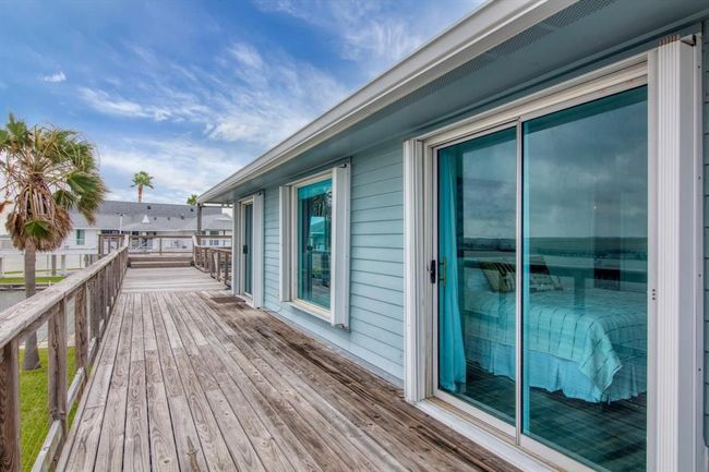 354 Ling Street, House other with 3 bedrooms, 3 bathrooms and 1 parking in Bayou Vista TX | Image 16