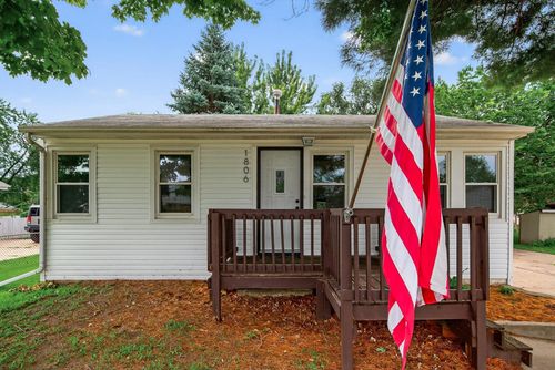 1806 9th St, White Bear Lake, MN, 55110-6722 | Card Image