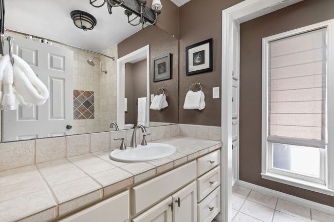 Downstairs Bathroom | Image 14