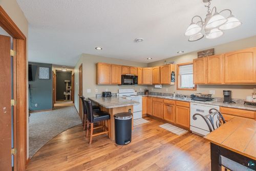 228 3rd St Se, Cook, MN, 55723-8234 | Card Image